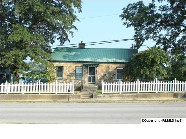 109 Hickory Street, SE, Hartselle, AL 35640 