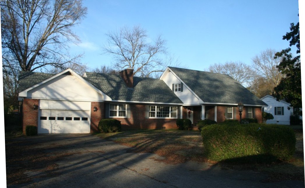 2135 Oak St., Leighton, AL 35646 