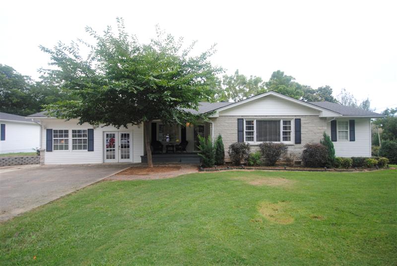 70 Mulberry Ave, Russellville, AL 35653 