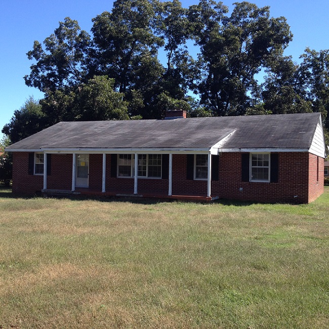 207 Guntersville St, Sheffield, AL 35660 