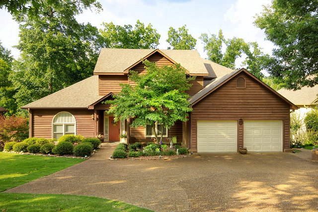 620 Hunter Point Cove, Muscle Shoals, AL 35661 