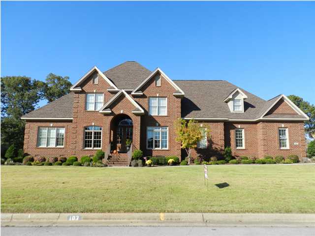 103 Golfview Dr., Muscle Shoals, AL 35661 