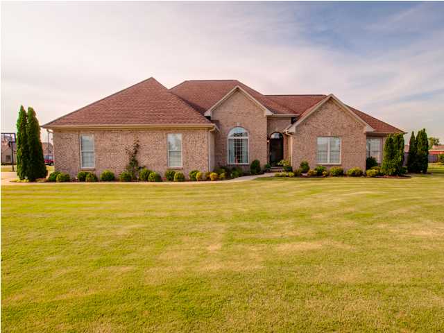 31 Cotton Way Dr, Muscle Shoals, AL 35661 