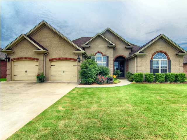 107 Luanne Ln., Muscle Shoals, AL 35661 