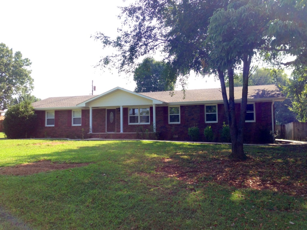 703 Broadway Ave, Muscle Shoals, AL 35661 