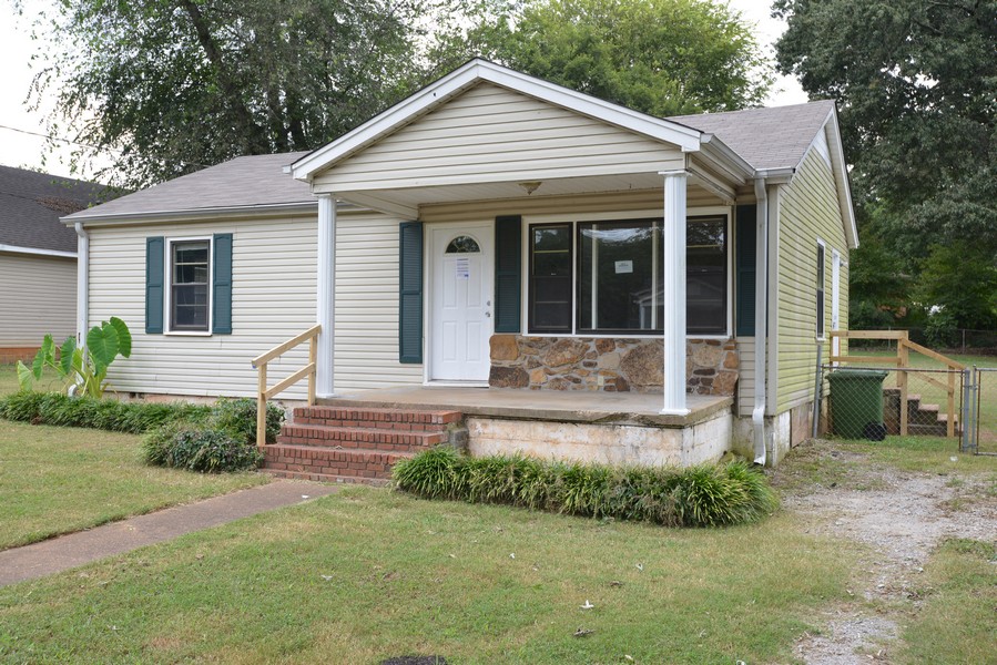 255 Lewis St, Muscle Shoals, AL 35661 