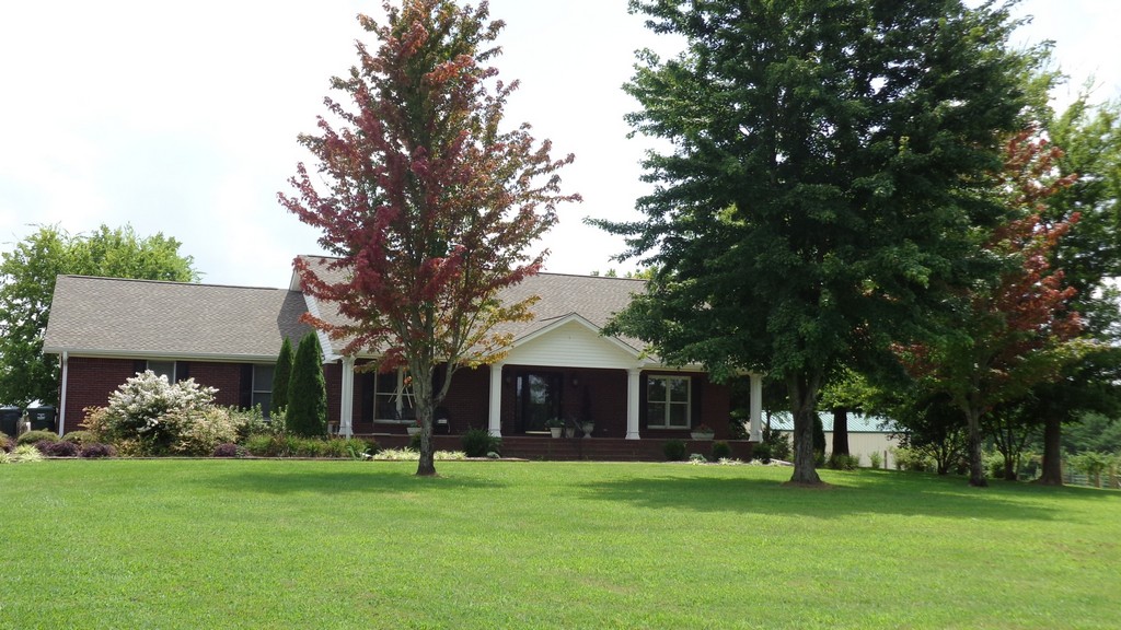 1590 County Farm Rd, Tuscumbia, AL 35674 