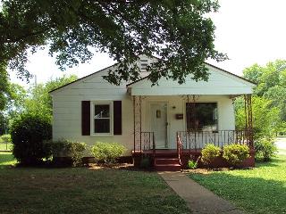 909 BROAD ST N, Tuscumbia, AL 35674 