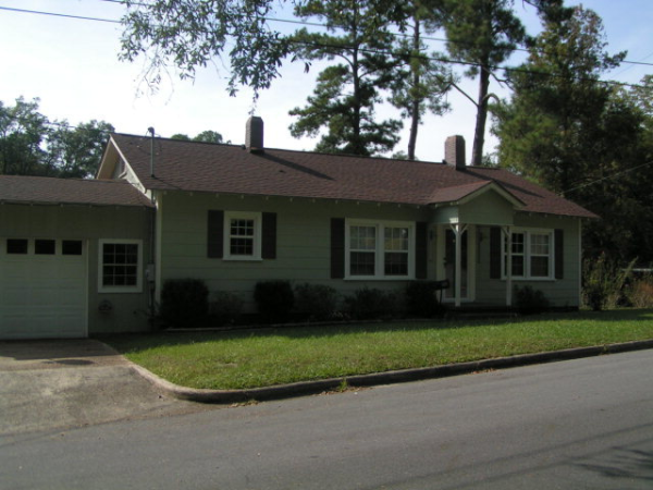 215 5TH AVE, Andalusia, AL 36420 