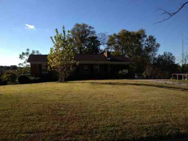 604 Cave S Street, Tuscumbia, AL 35674 