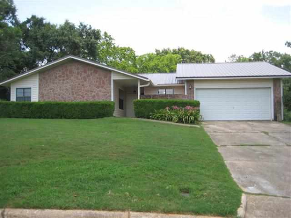 208 Auburn Drive, Enterprise, AL 36330 