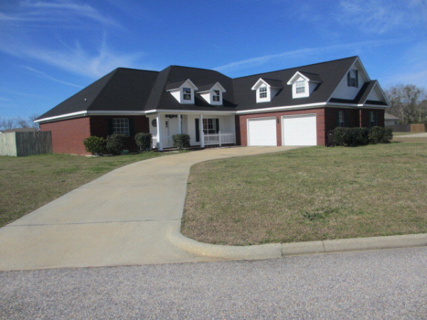 112 Huntington Place, Headland, AL 36345 