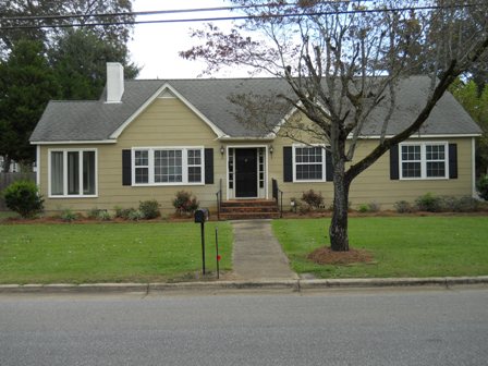 107 Forrest, Headland, AL 36345 