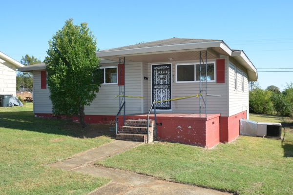 913 Irvine St W, Florence, AL 35630 