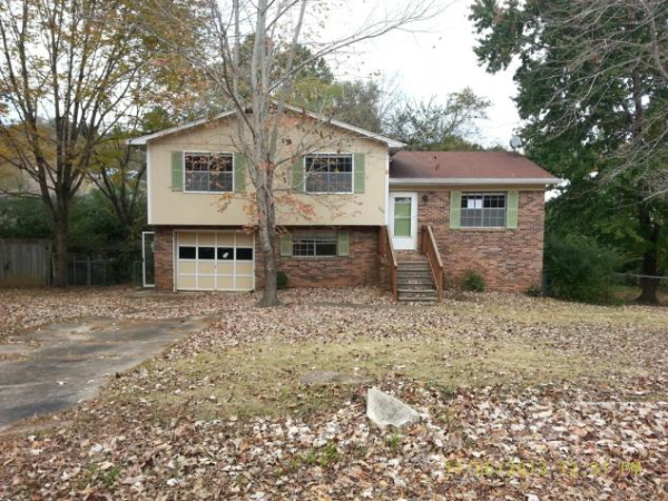 620 Cresap Cir NE, Birmingham, AL 35215 