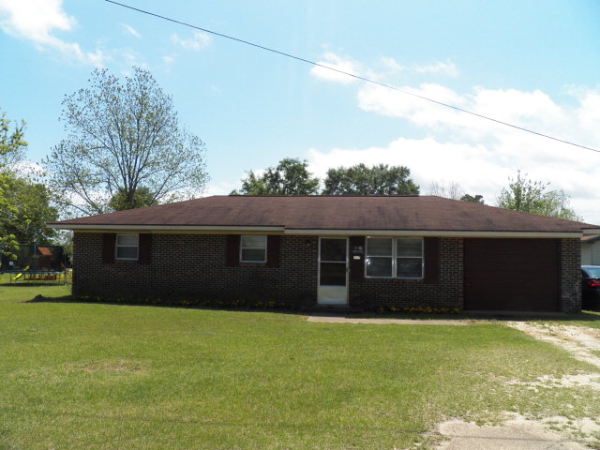 204 Hickman Ave, Kinston, AL 36453 