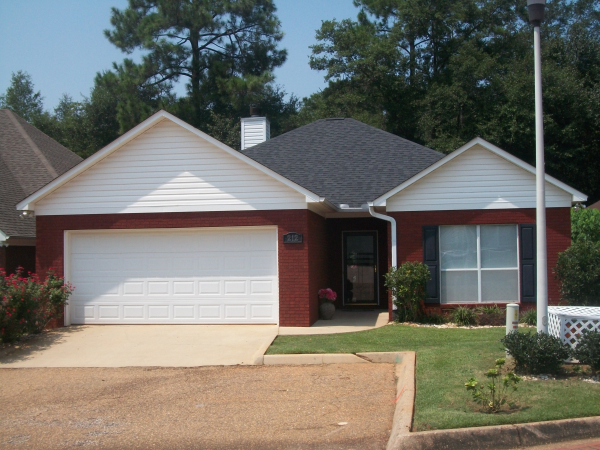 212 S Idlewild Path, Dothaon, AL 36303 