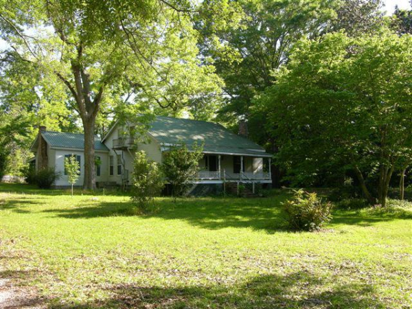 11 Glennville Street, Seale, AL 36875 