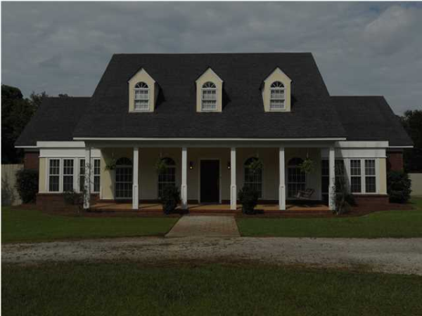 2450 River Forest Dr, Mobile, AL 36605 