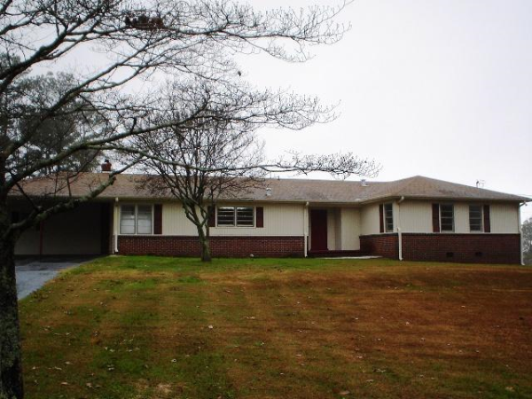 1024 Monte Vista, Gadsden, AL 35904 