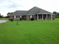 20640 Oakdale Dr, Robertsdale, AL 36567 