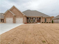 215 Oakbrook Dr., Florence, AL 35630 