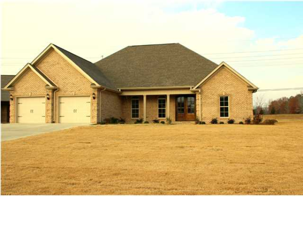 211 Oakbrook Dr., Florence, AL 35630 