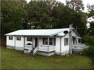 4 Watts Road, Falkville, AL 35622 