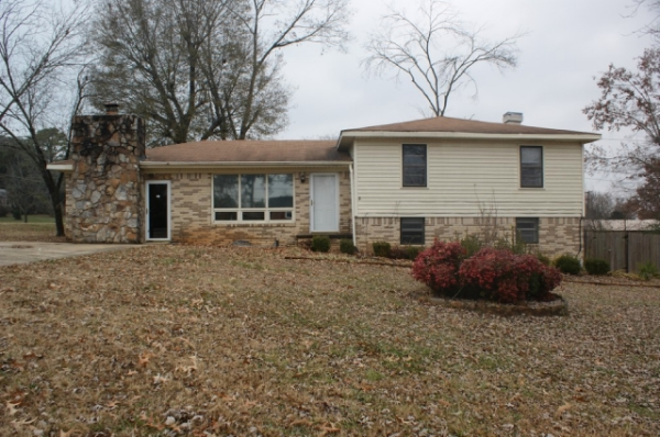 2300 Meadow Wood Cir, Guntersville, AL 35976 