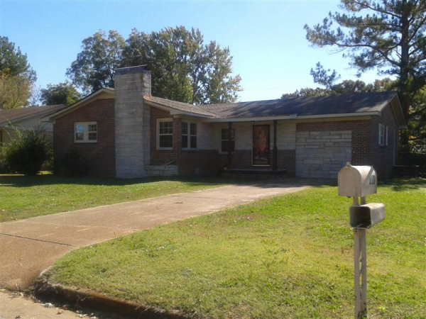110 Oak Dr, Tuscumbia, AL 35674 