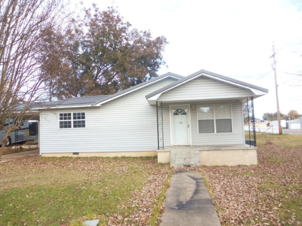 1106 12th St SW, Sheffield, AL 35660 