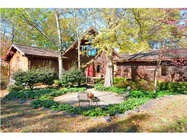 822 Riverbluff Drive, Sheffield, AL 35660 