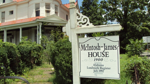 601 Jackson Avenue North, Russellville, AL 35653 