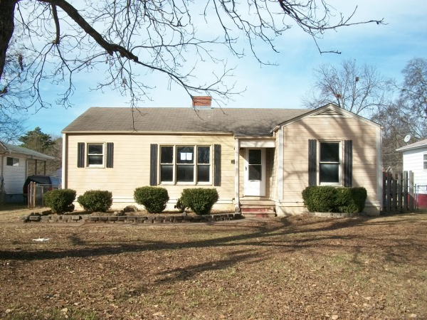 1384 Woodward Rd, Birmingham, AL 35228 