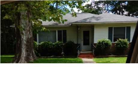 17 Chickasaw Cir, Mobile, AL 36611 