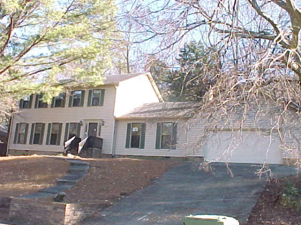 7809 Valley Bend Dr, Huntsville, AL 35802 