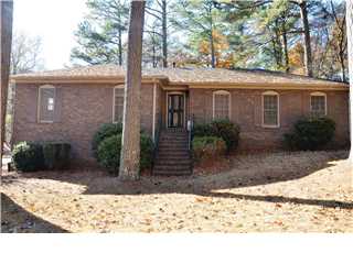 915 Skyview Lane, Birmingham, AL 35235 