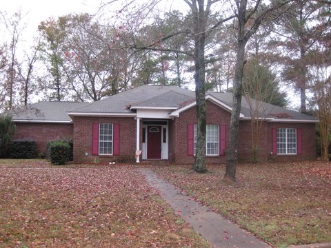 136 Stone River Loop, Wetumpka, AL 36092 