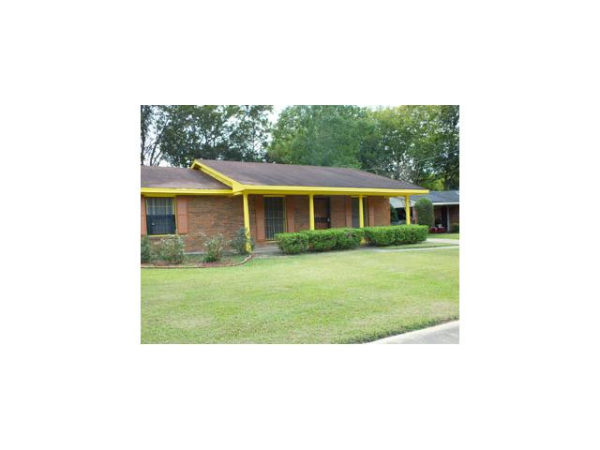 5230 Greensboro Drive, Montgomery, AL 36108 