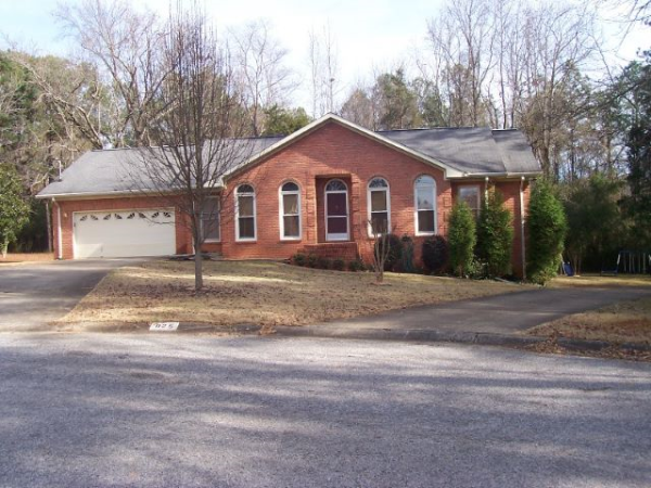 825 April Ln, Anniston, AL 36207 