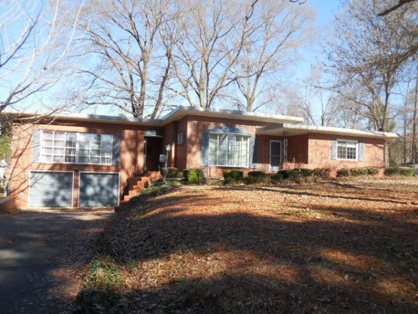 25 Mary Lee St, Eastaboga, AL 36260 