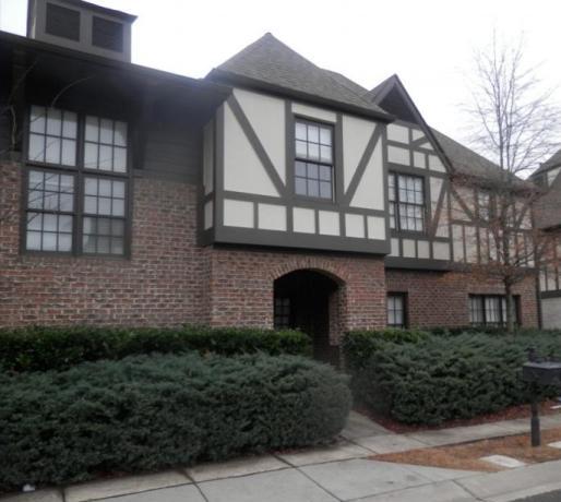 2221 Acton Park Cir, Birmingham, AL 35243 