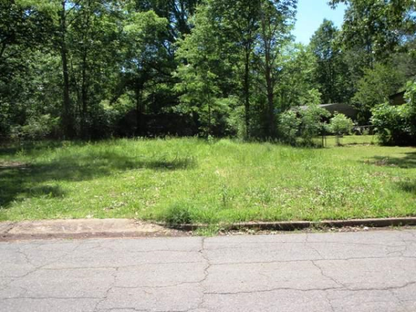 303 West Lake Drive, Gadsden, AL 35901 