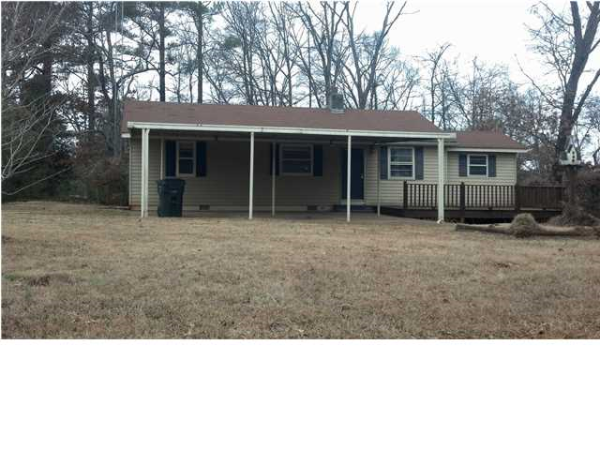300 Carolyn Rd., Muscle Shoals, AL 35661 