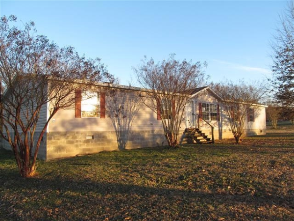 65 Dixie Dr, Moundville, AL 35474 