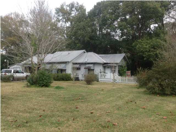 2520 Fairway Dr, Mobile, AL 36606 