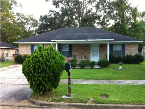 2521 Oakmont Ct, Mobile, AL 36605 
