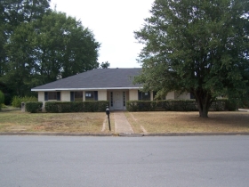 2405 SHEFFIELD DR, PINE BLUFF, AR 71603 