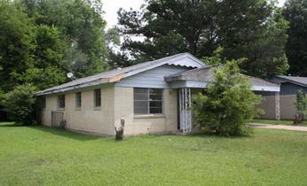 2705 Claremont Ave, Pine Bluff, AR 71601 