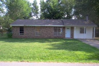 107 SE 12th St, Bentonville, AR 72712 